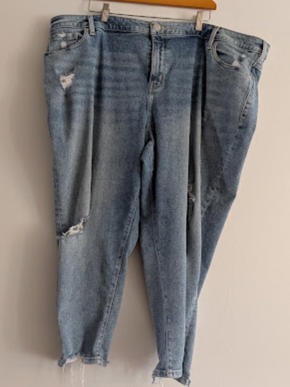 Lane Bryant Light Wash Distressed Jean Capris Size 24